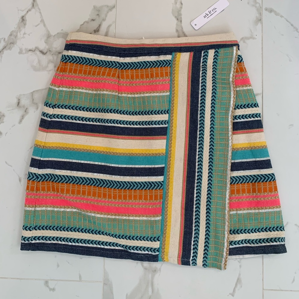 NWT ARK & CO multi colored skirt. Size Medium